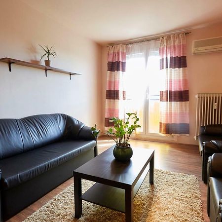 Egyetemvaros - A. Apartman เปตช์ ภายนอก รูปภาพ